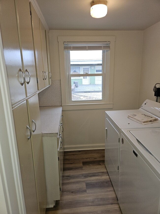 Building Photo - 513 E Baltimore St