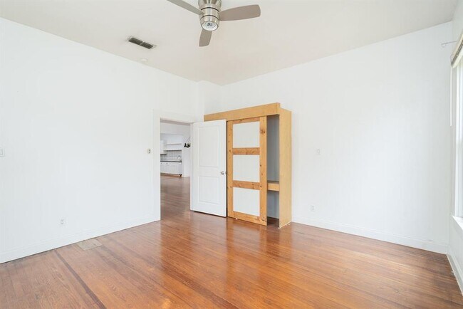 Building Photo - 5212 Joe Sayers Ave
