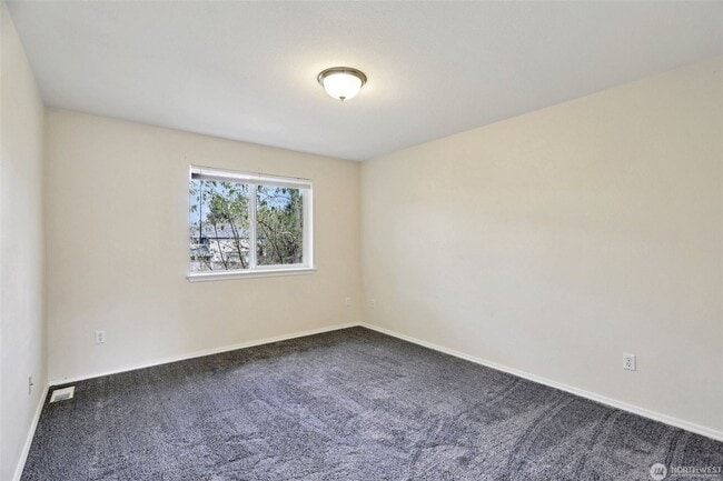 Building Photo - Contemporary Town home in Renton