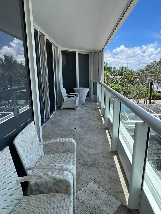 Building Photo - 21055 Yacht Club Dr