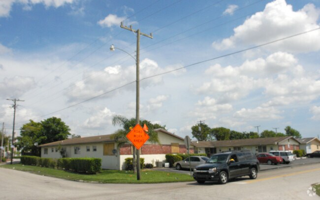 Primary Photo - 7531 Venetian St
