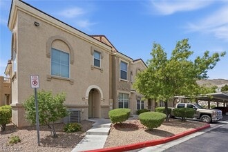 Building Photo - 10550 W Alexander Rd