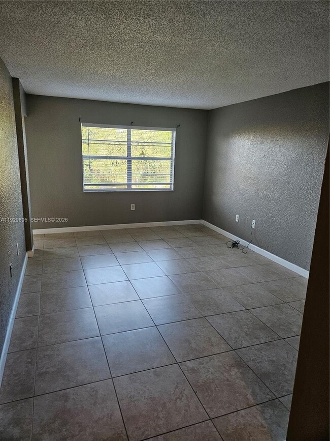 Building Photo - 4314 NW 9th Ave