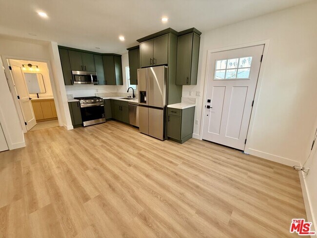 Building Photo - 3900 2nd Ave