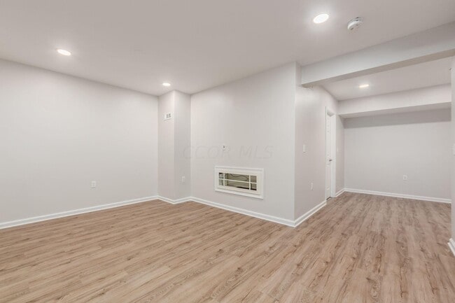 Building Photo - 3055 Glenloch Cir