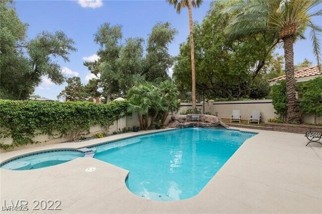Building Photo - 3160 Bel Air Dr