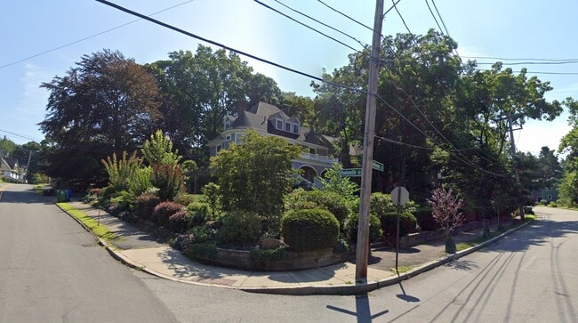 Building Photo - AVAILABLE FOR RENT!!! Well maintained 1 Be...