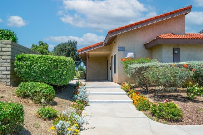 Primary Photo - Vista View Apartments