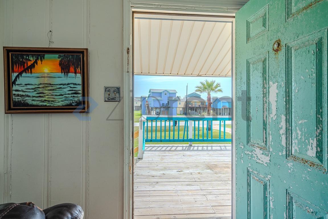 Building Photo - 210 Surf Dr