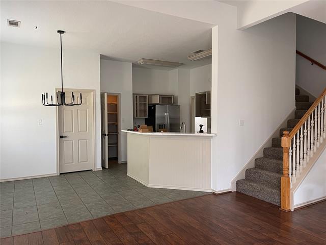 Building Photo - 6030 Bentwood Dr