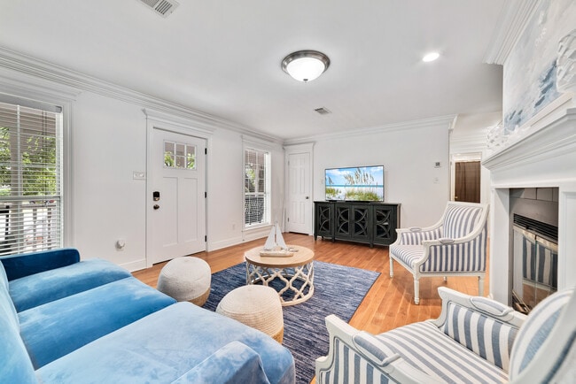 Building Photo - 2009 Wedgewood Cir