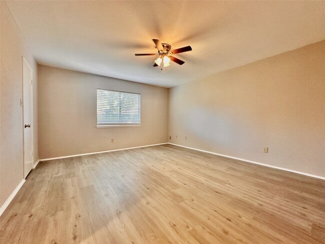 Building Photo - 5818 Evening Shadows Ln