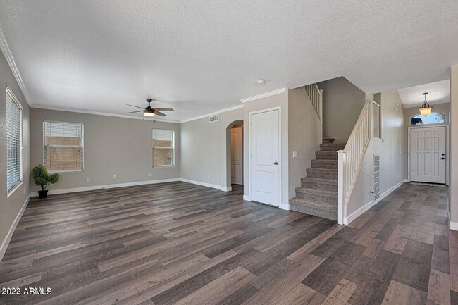 Building Photo - 15841 W Moreland St