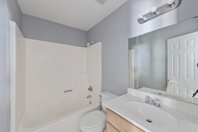 Building Photo - 27 Carolane Dr