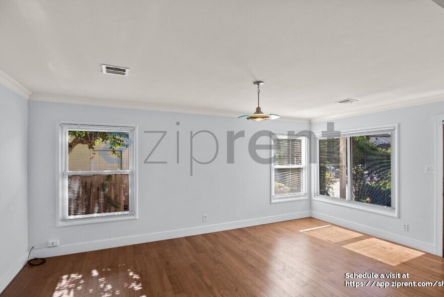 Building Photo - 128 Azalia Dr