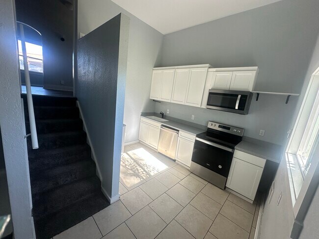 Building Photo - 279 4th N St