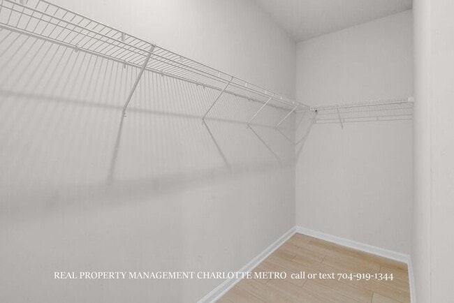 Building Photo - Stunning 4-BR Home on Wooded Cul-De-Sac Lot in Brightwater – Minutes from Rivergate!