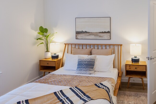 Looks like home! - 3723 116th St