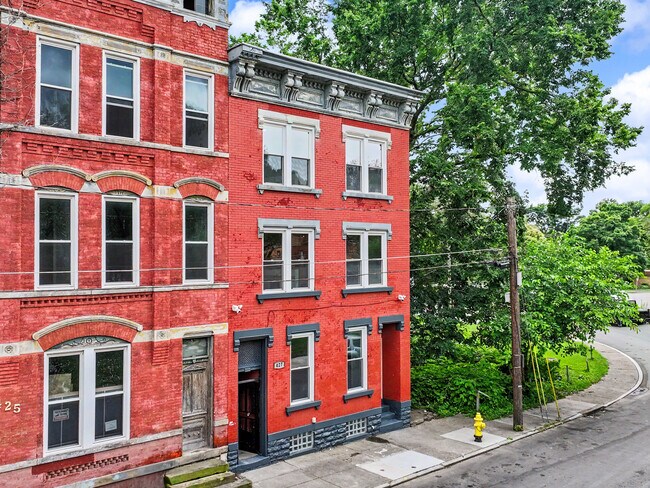 Building Photo - 427 Whiteman St