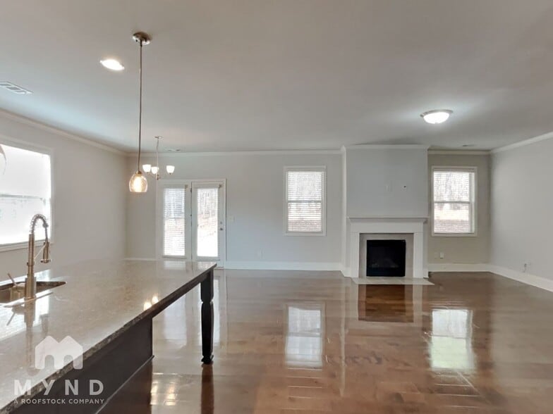 Building Photo - 5971 Wolf Creek Dr