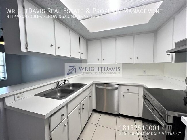 Building Photo - 3153 Bloomingdale Villas Ct