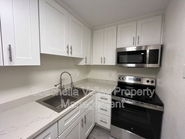 Building Photo - 2875 N Los Felices Rd