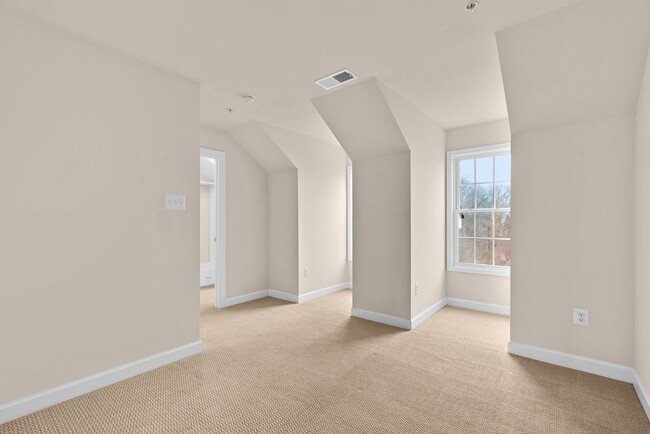 Building Photo - 3 Bed 2.5 Bath - Gaithersburg Townhouse - ...