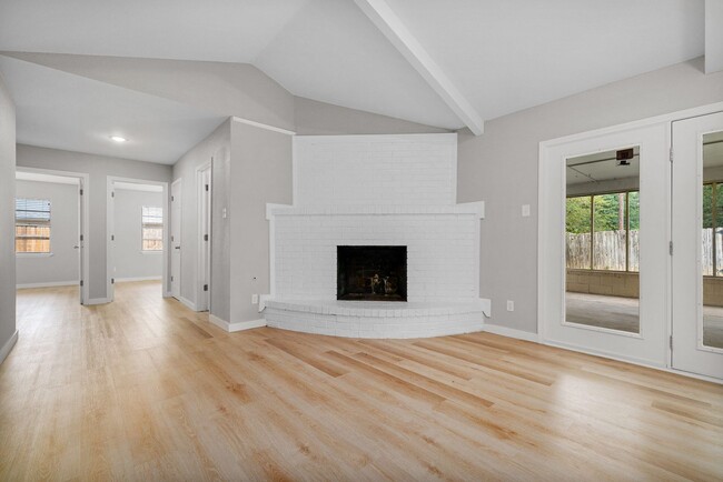 Building Photo - Beautifully Remodeled Home for Lease