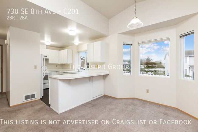 Building Photo - Top Floor 2BD/1.75BA Condo in Oak Harbor!
