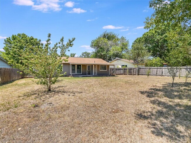 Building Photo - 4004 Jaffna Cove