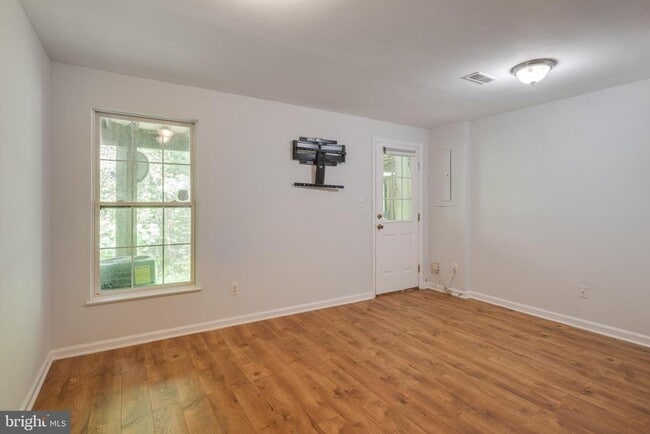Building Photo - 1832 Tiger Lily Cir