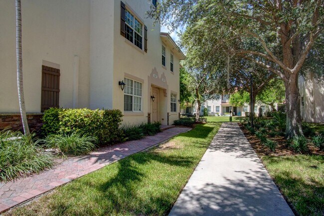 Building Photo - 1020 E Longport Cir