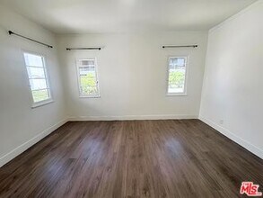 Building Photo - 850 Kings Rd