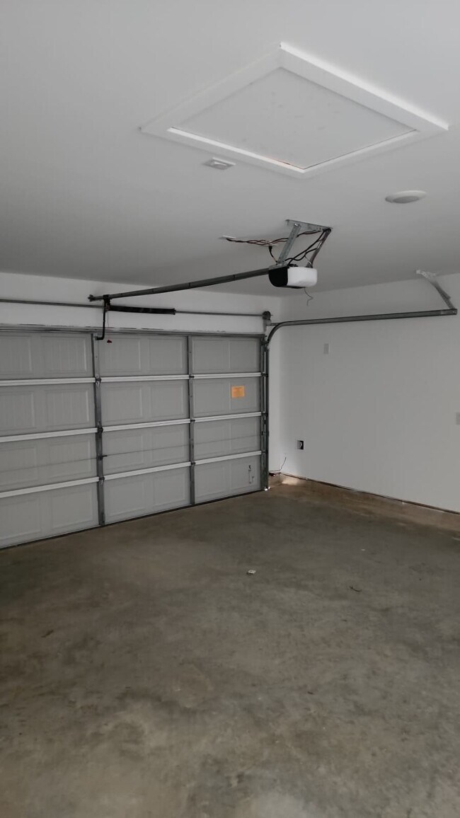 Building Photo - 3049 Majestic Sunrise Dr