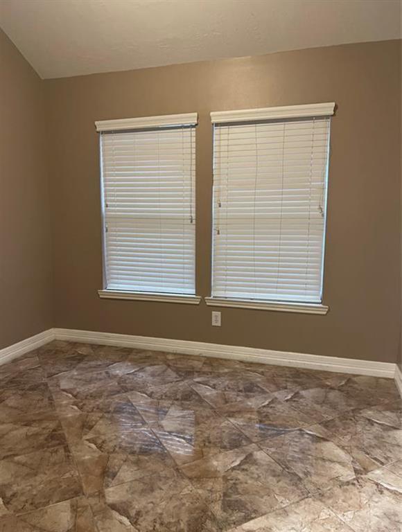 Building Photo - 15930 Hidden Crest Dr