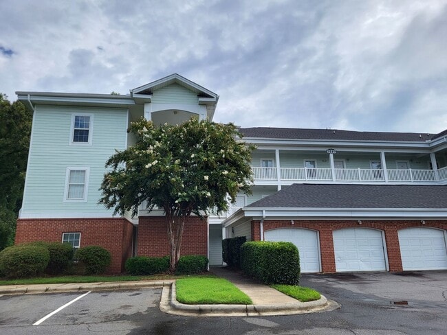 Primary Photo - 2 bedroom condo in University