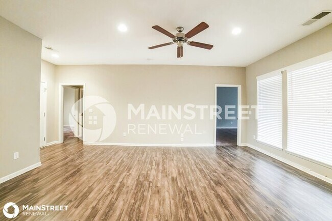 Building Photo - 1516 NE Jaclyn Dr, Grain Valley, MO 64029