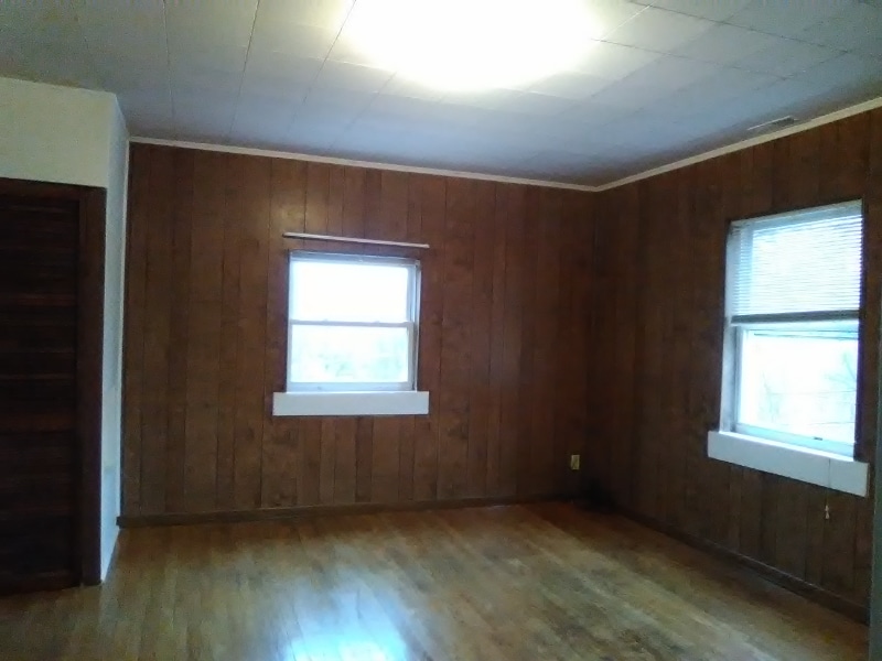 Building Photo - 2114 Oakridge Dr