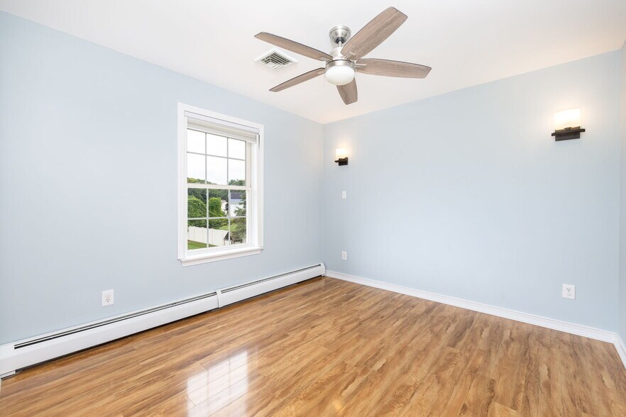 Building Photo - 249 Babbs Rd