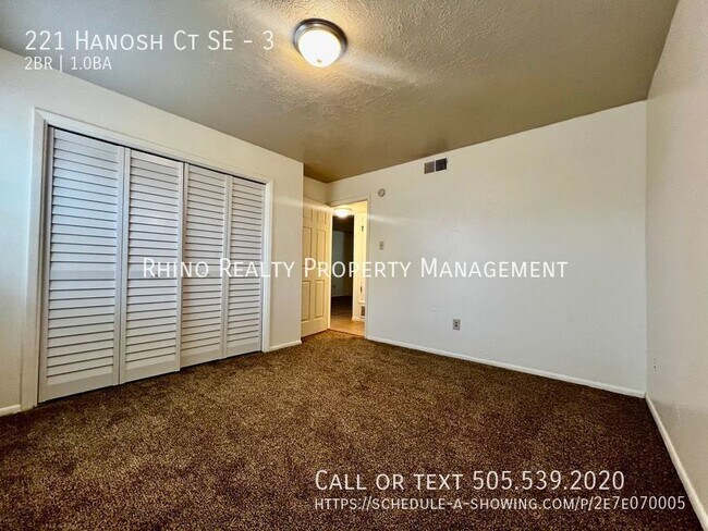 Building Photo - 221 Hanosh Ct SE