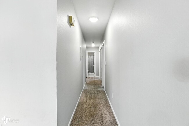 Building Photo - 2 bed 1 bath home