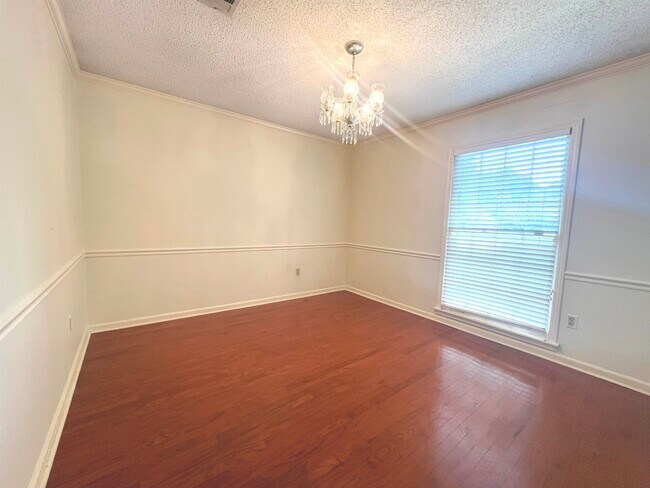 Building Photo - 7849 Meadow Trail Dr