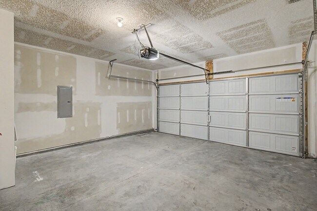 Building Photo - 454 Brightleaf Cir