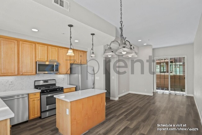 Building Photo - 727 Northrup St