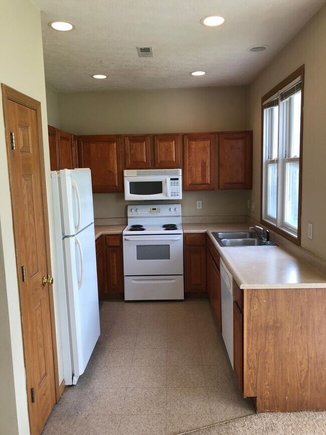 Building Photo - 2747 Wyndham Ct