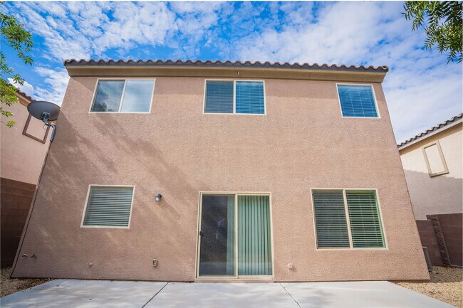 Building Photo - 2624 Romarin Terrace