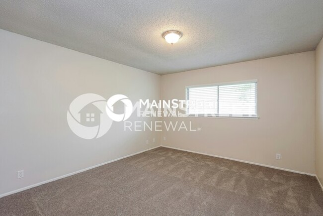 Building Photo - 9501 Chelmsford Dr