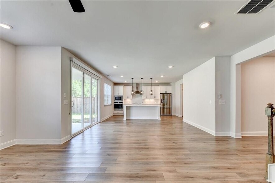 Building Photo - 3438 Long Creek Dr