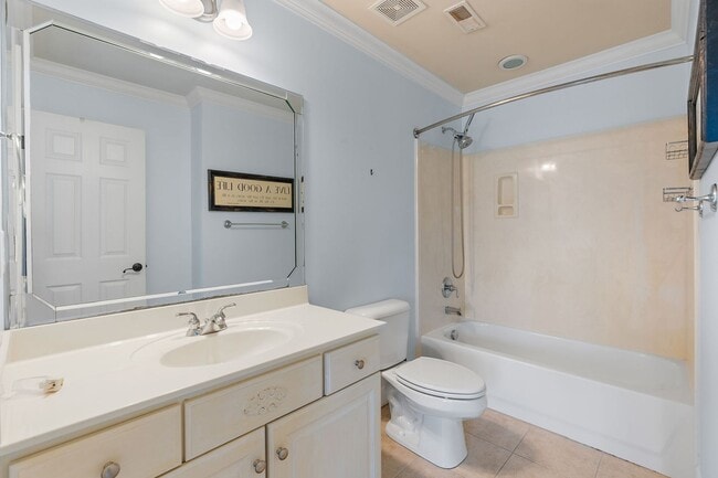 Building Photo - 298 Gillette Dr