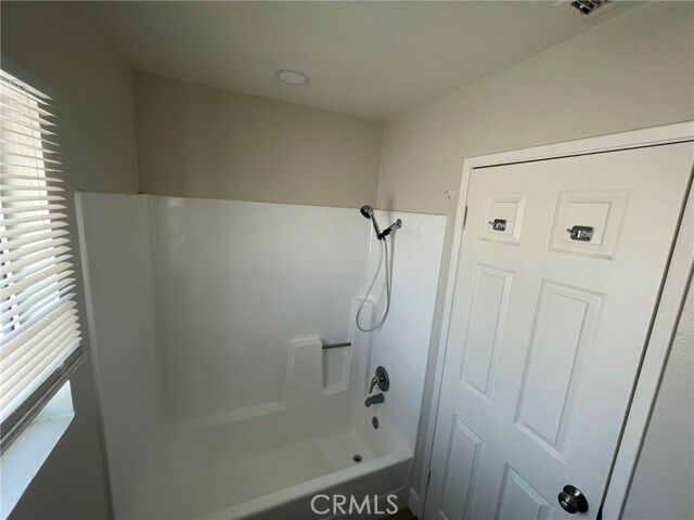 Building Photo - 3703 Country Oaks Loop